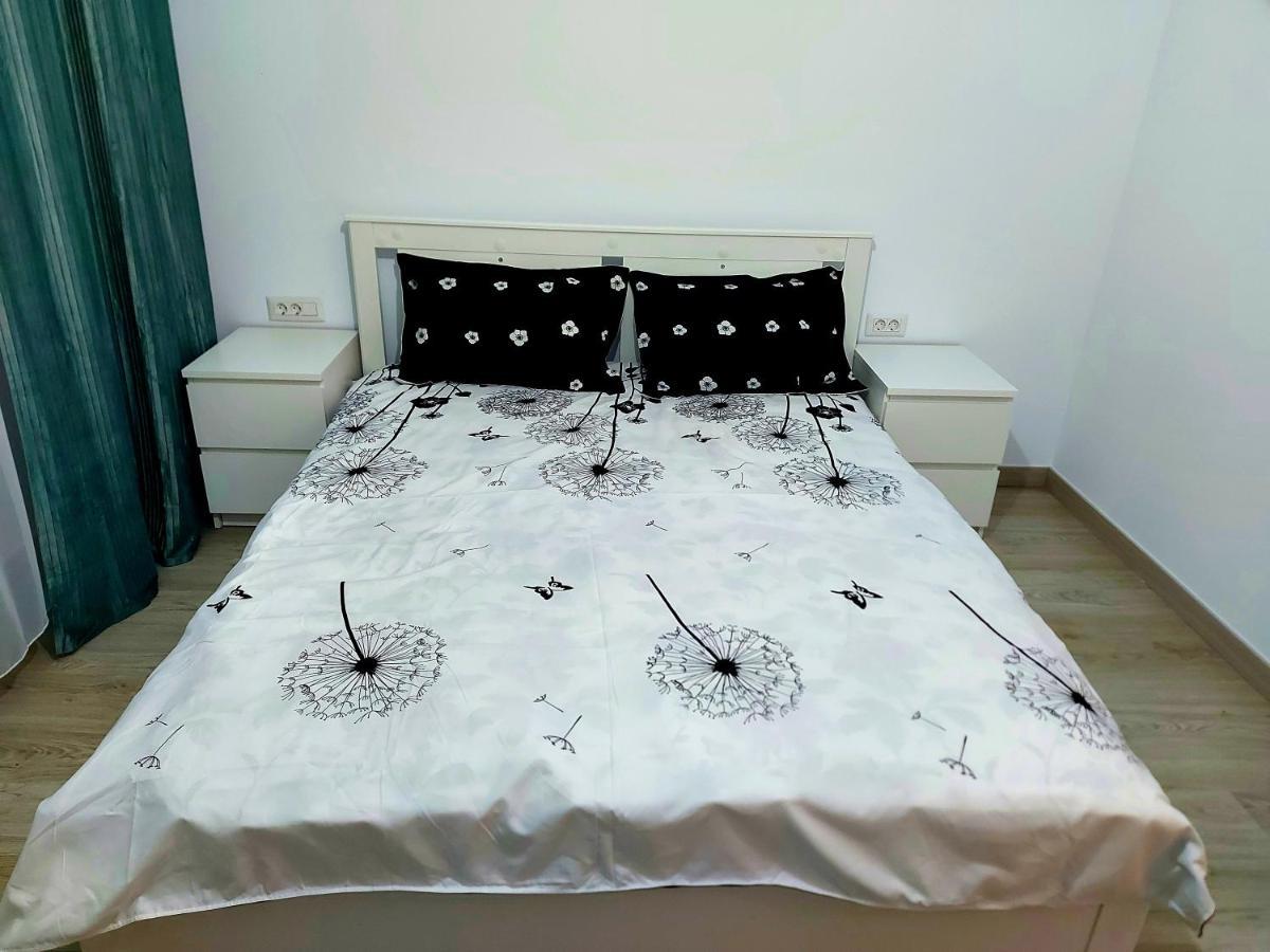 Black&White Suites Κραϊόβα Εξωτερικό φωτογραφία
